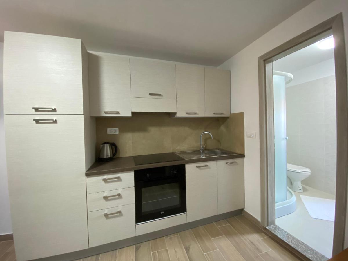 Apartments Lina Копер Экстерьер фото