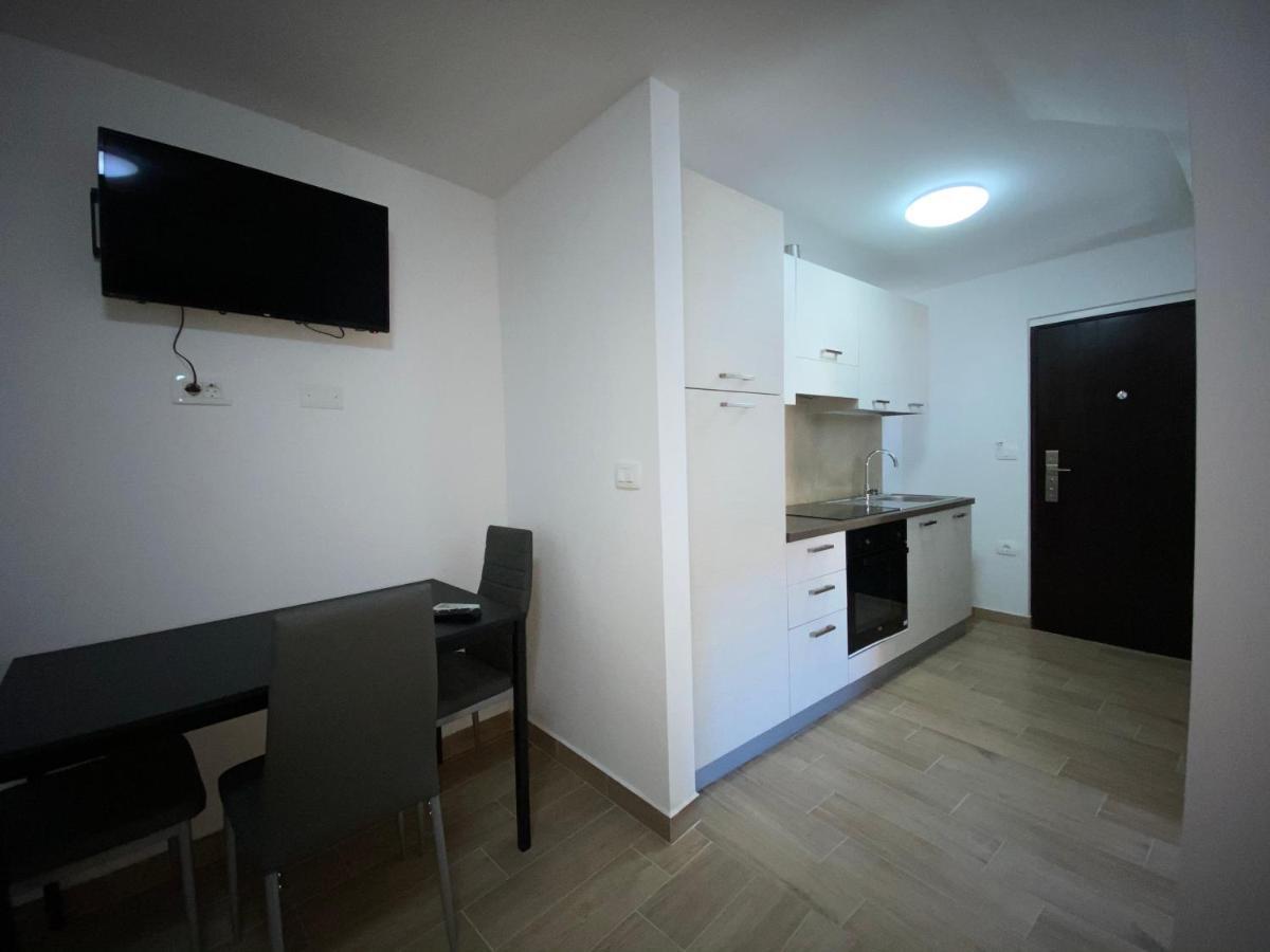 Apartments Lina Копер Экстерьер фото