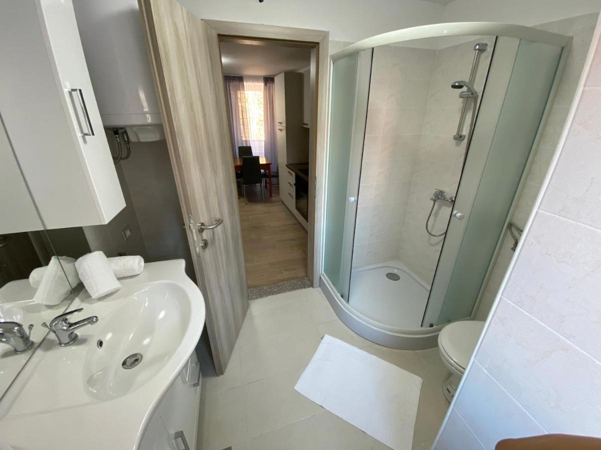 Apartments Lina Копер Экстерьер фото