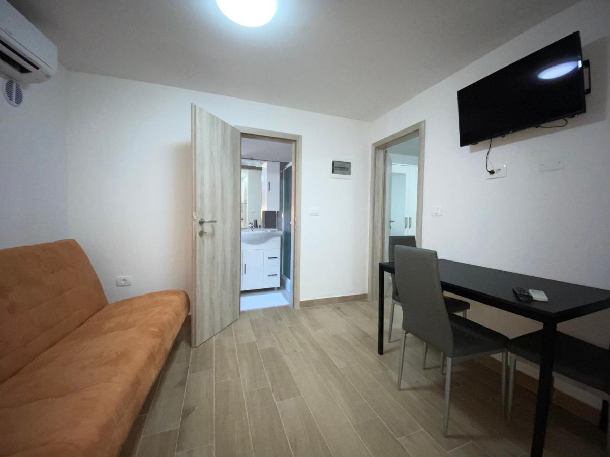 Apartments Lina Копер Экстерьер фото