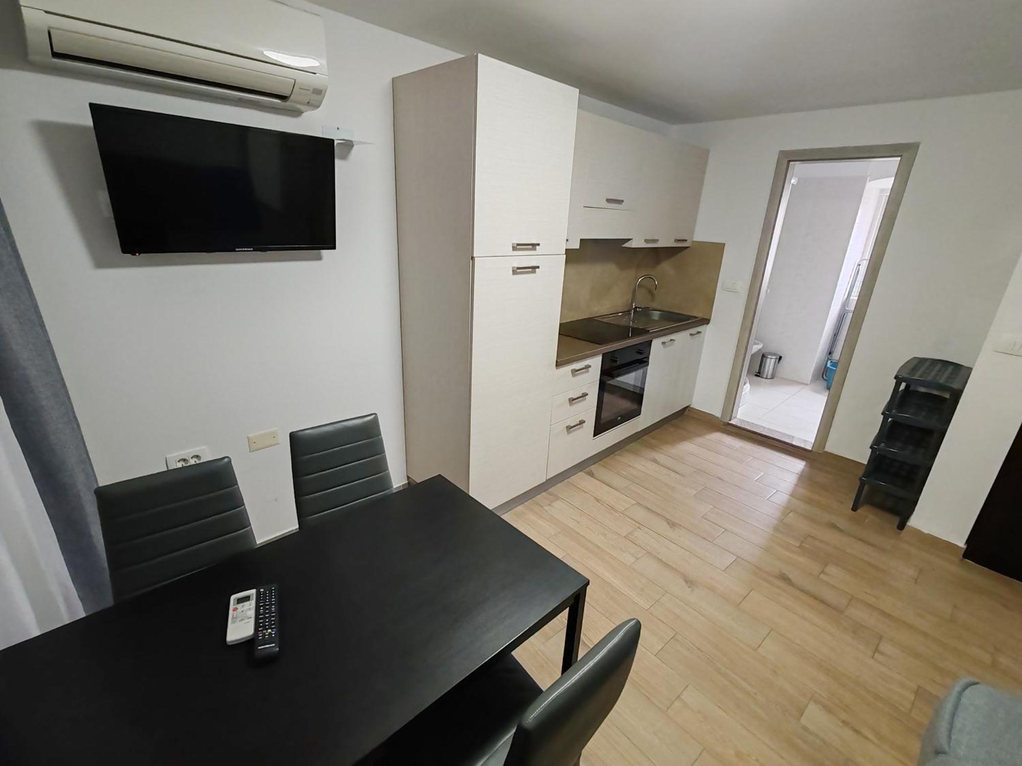 Apartments Lina Копер Экстерьер фото
